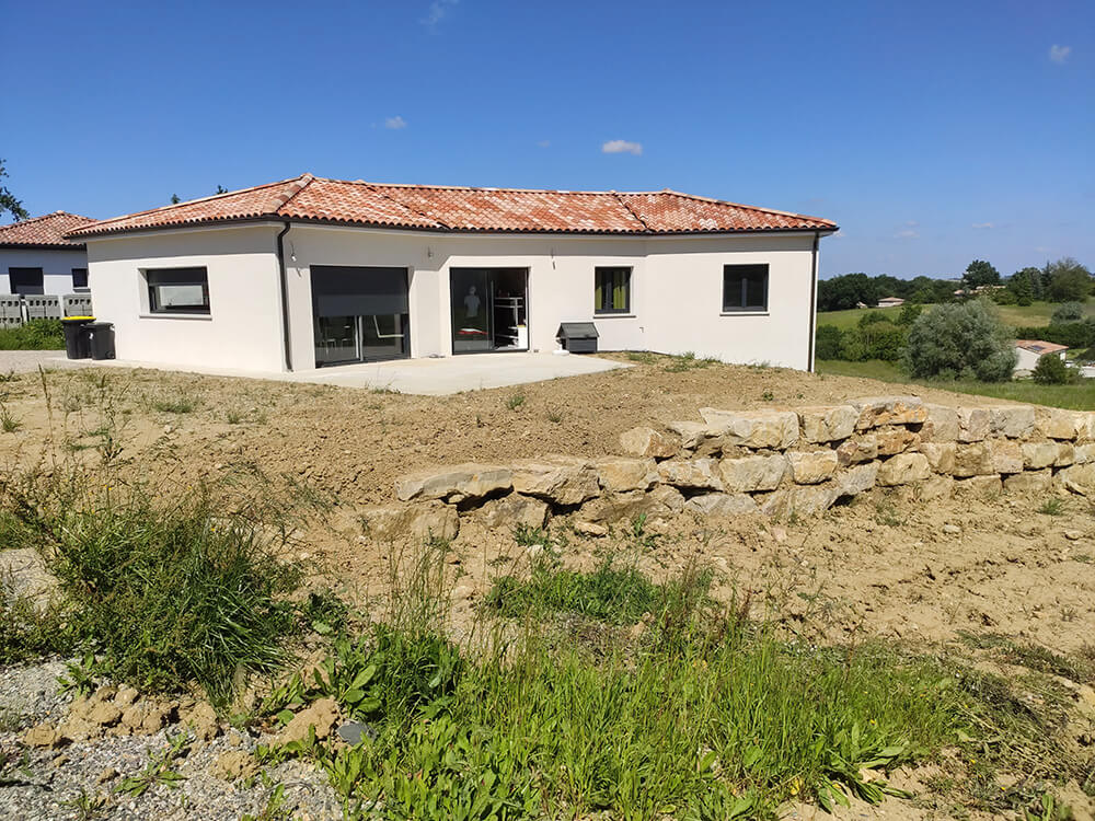 Spécialiste en projets immobiliers neufs à Muret maison moderne en construction à Muret | Accès Habitat
